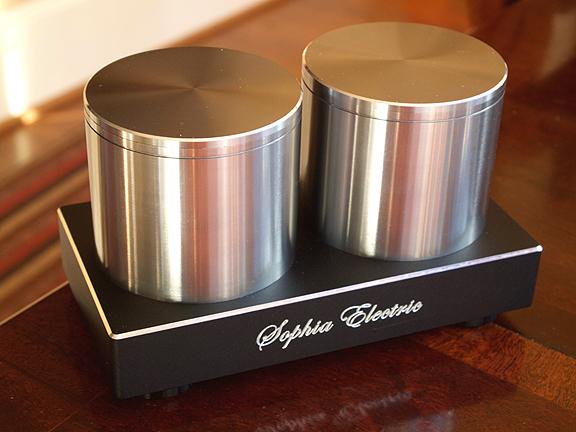 大人女性の Sophia Electric Magik Box 浄水器・整水器